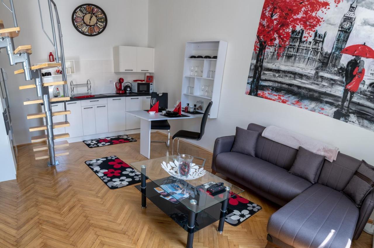 Appartement Biztos Kucko à Szeged Extérieur photo